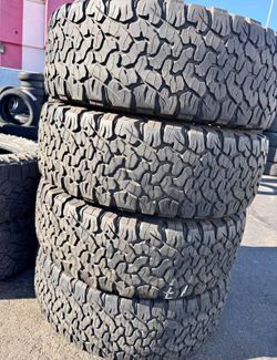 285/70/17 Bfgoodrich Selling a set of 4 tires in excellent condition 🫡