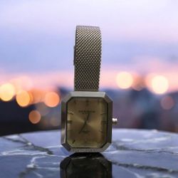 Akribos XXIV Women's Empire Diamond Mesh - Silver Tone  Quartz Bracelet Watch