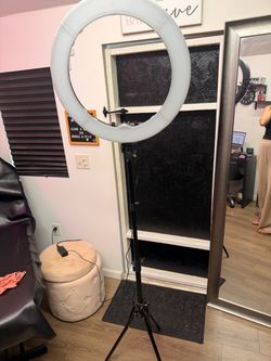 NEEWER 18” Ring Light + Tripod, Carrying Case & Accessories