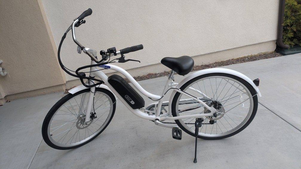 Nishiki Men's Escalante Electric Comfort Bike