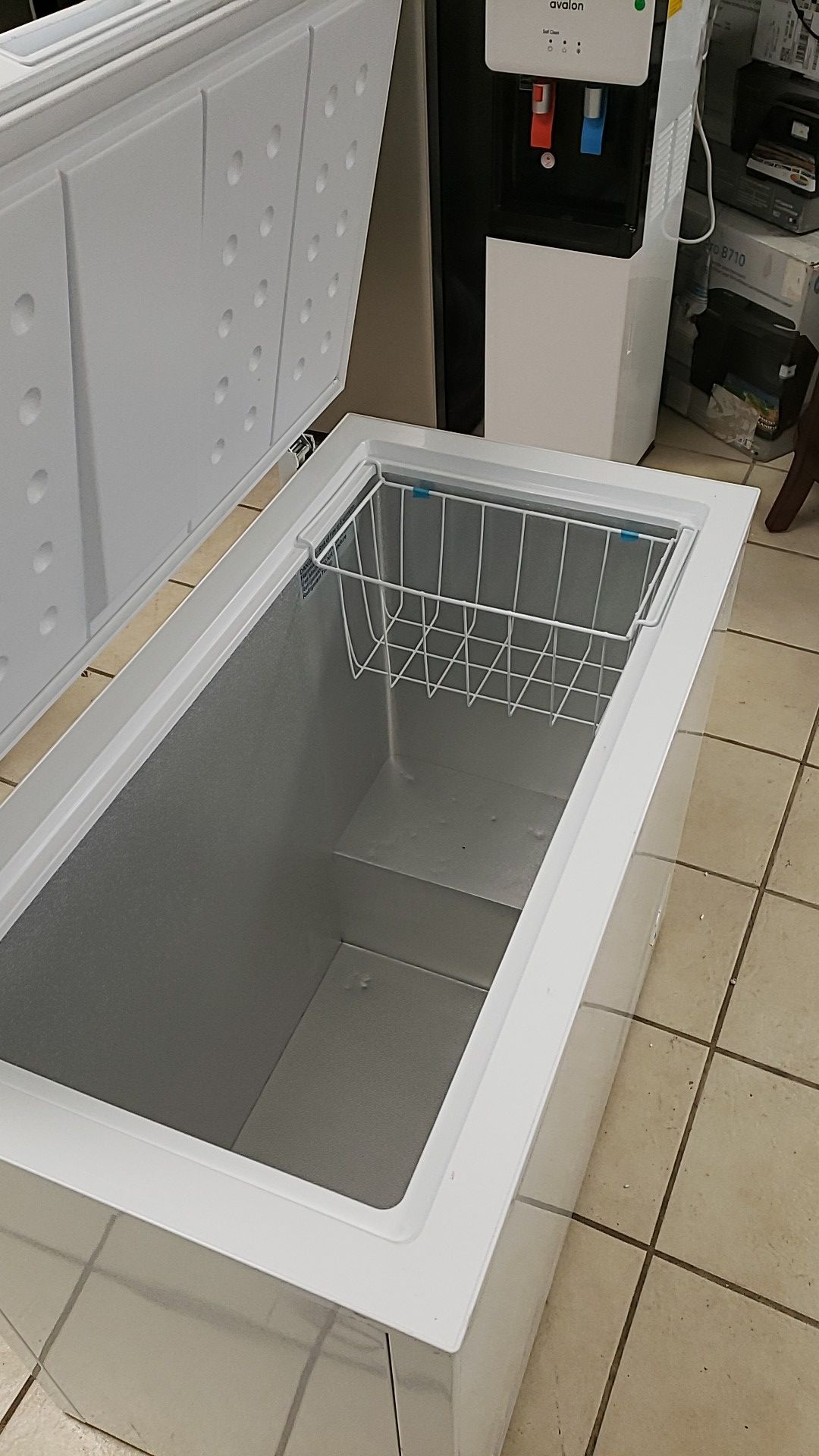 Insignia Nscz70wh6 37" White 7.0 Cu.ft. Chest Freezer Nob 44204 Hrt