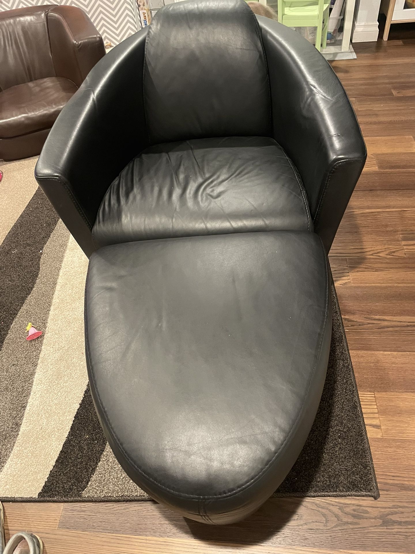 Calia Salotti Italian Lounge Chair And ottoman