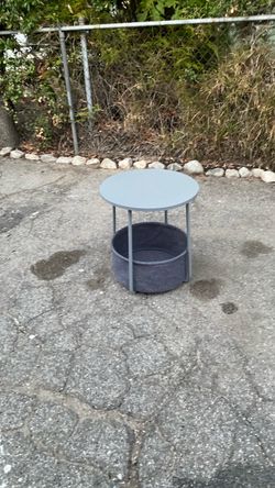 Round Side Table with Storage Basket beautiful style excellent condition clean
