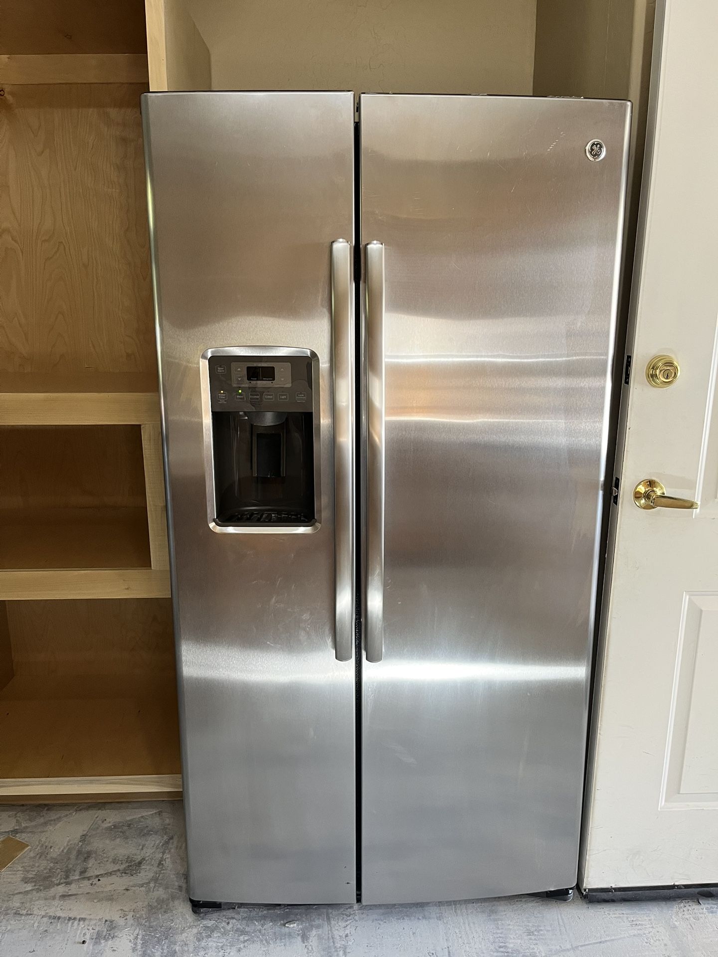 GE Energy Star Refrigerator