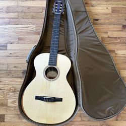 Taylor Academy 12e-n Guitar