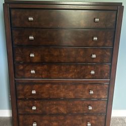 Huntington furniture tall chest of drawers dark brown dresser L40”*D19”*H57”(address in description) 👇delivery 🚚 available within 15 miles for extra