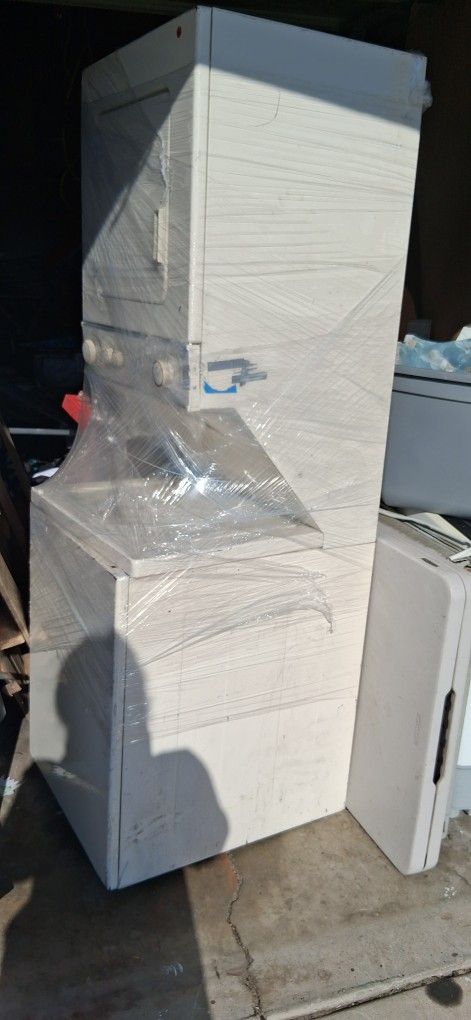 Whirlpool Stackable Washer Dryer Combo