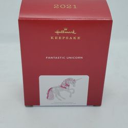 HALLMARK 2021 Fantastic Unicorn NEW NIB ORNAMENT CHRISTMAS rare Beautiful  

Ornament in mint condition, kept in the box, never displayed 
Comes with 