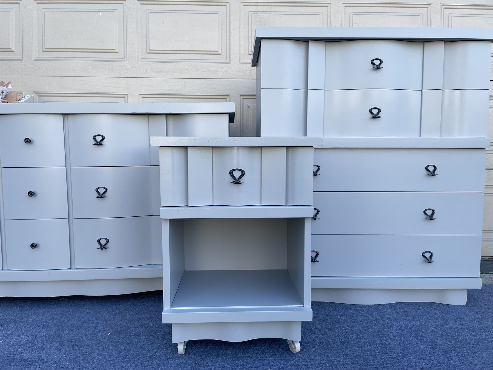 Fire 🔥 Sale🥂Beautiful Witz Mid Century 3Piece Bedroom Set