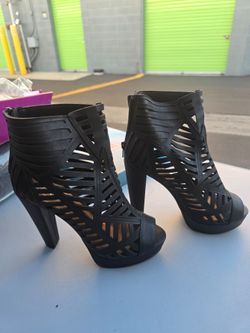 Woman's Black Heels