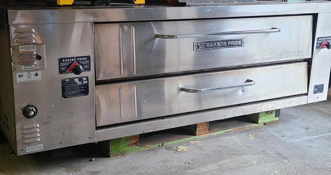 Bakers Pride Pizza Oven