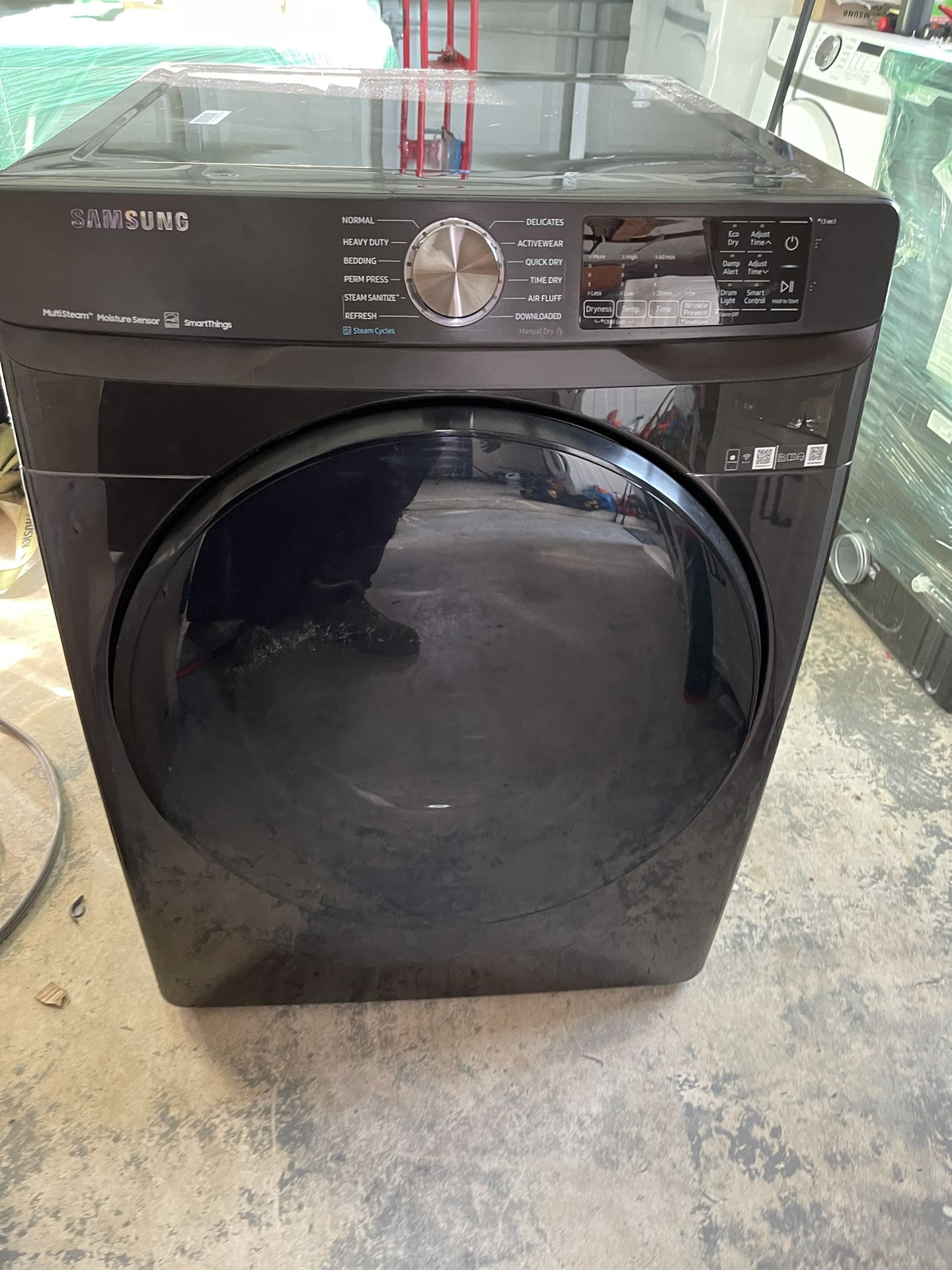New Open Box Samsung Dryer 27” Front Loader. Scratch And Dents