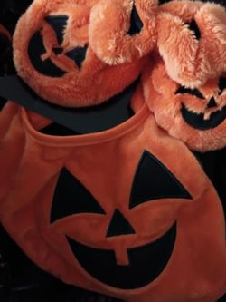 Halloween baby bib and booties set