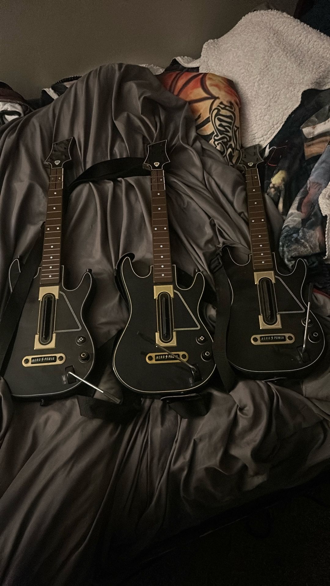 3 Gutiar Hero Guitars Xbox 360