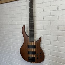 Peavey Grind 5 String Bass