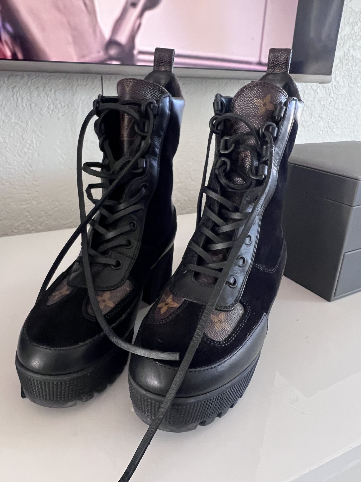 louis vuitton boots used