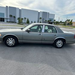2003 Ford Crown Victoria LX With 86k Miles