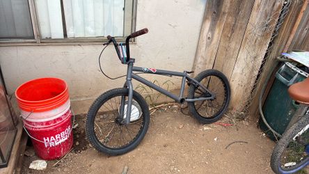 Sunday primer BMX look at description