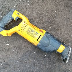 Dewalt Saw Sall 20 Volts