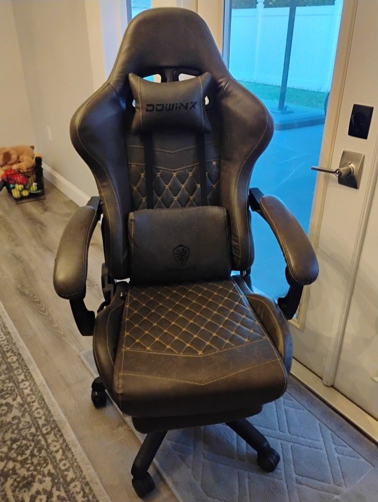 DownX Gaming Chair, Priced To Sell!