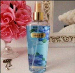 Victoria's Secret Aqua Kiss Body Spray 8.5 oz