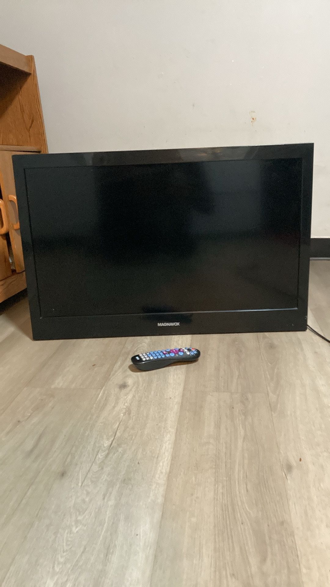 32 Inch Magnavox Flat screen tv 