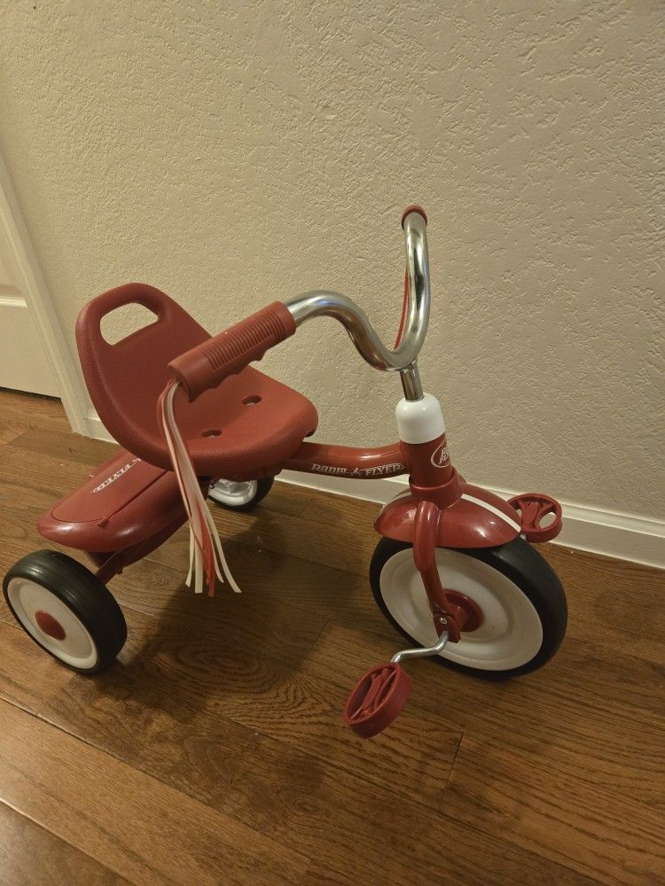 Red tricycle For Toddlers