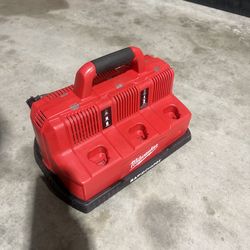 Milwuakee m12/m18 6-port rapid charger