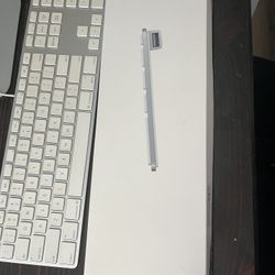 Apple Keyboard 