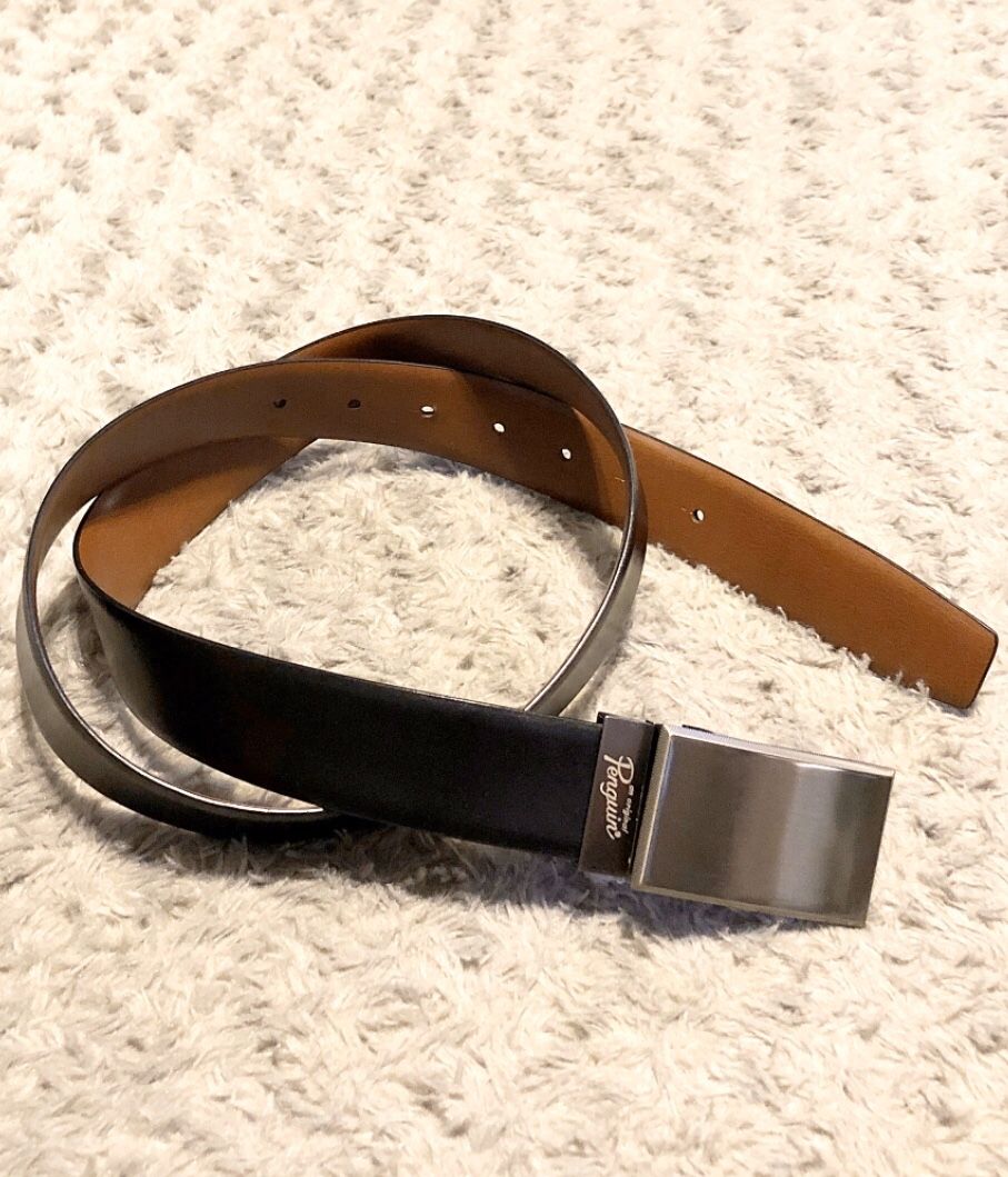 Mens Original Penguin belt paid $42 size 36 great condition! Black & brown reversible belt super cool can be dressed up or down.