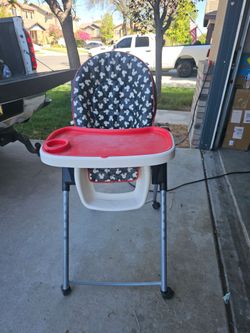 Baby high chair missing seat belt