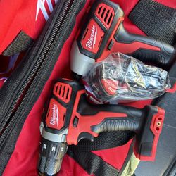 Milwaukee m18 Hammer Drill And Impact 