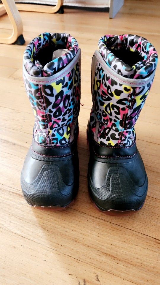 Girls Light Up Snow Boots-size 9/10
