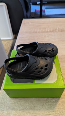 Size 2-3 Black Crocs