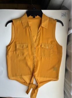 sleeveless button-down blouse