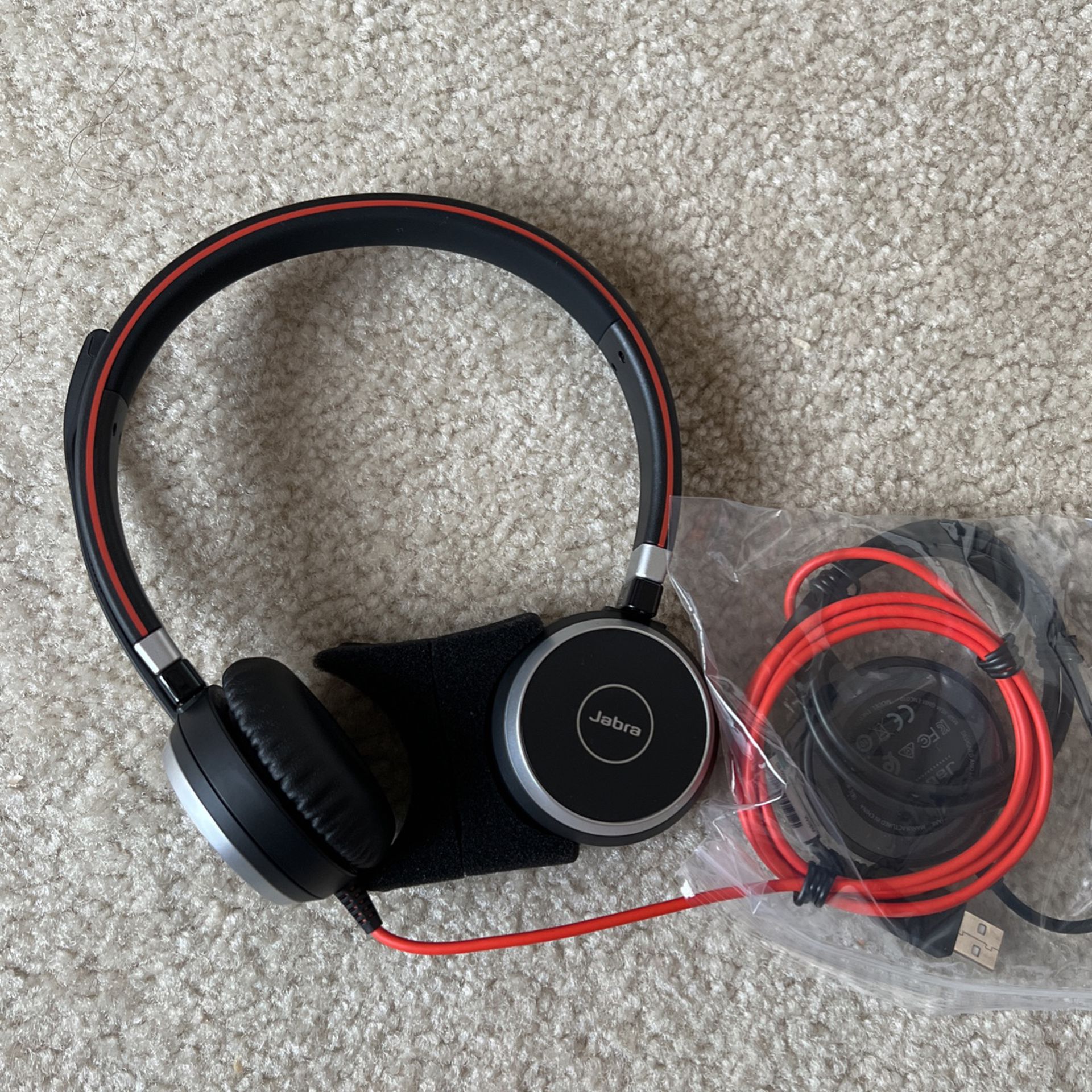 [NEW] Jabra - Evolve 40 Corded headset - ( Originally $100 )