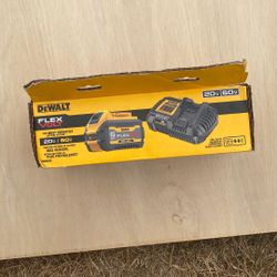 Dewalt  Flexvolt.  Battery 6.0 And Charger.  6AMP