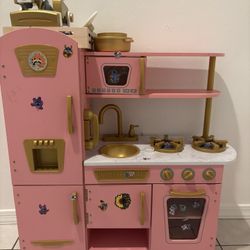 Pink play Kitchen 