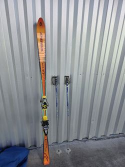 volki carver ultra skis (190 cm) with Bindings and poles excellent condition 