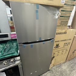 Frigidaire Top And  Bottom In Stainless Steel New Open Box 