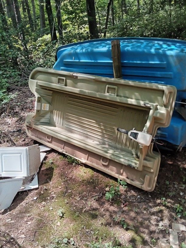 Plastic Boat With Trolling Motor