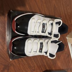 Jordan 11 Low Concord Bred