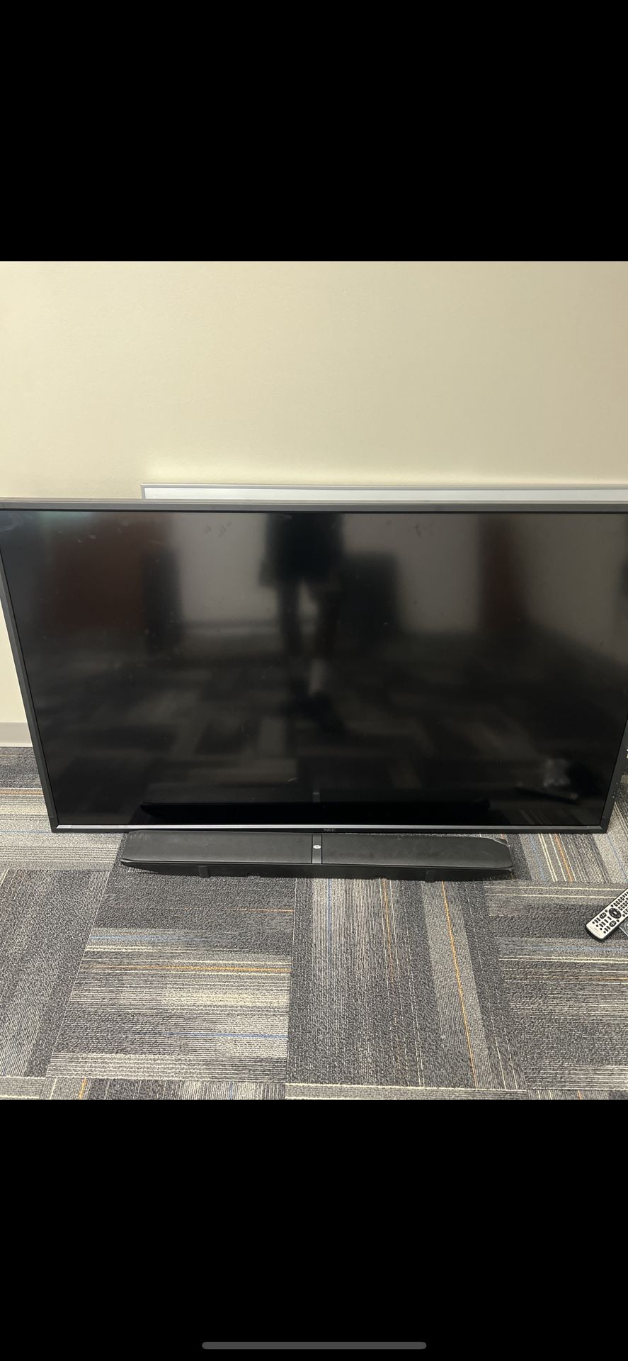 75” Inch NEC TV /w Mount & Sound Bar