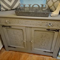 CUTE GRAY BUFFET OR TV STAND AT PICKY PINCHERS 801 TURNER ST CLEARWATER OPEN TODAY 12-6 FREE DELIVERY 