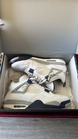 Jordan 4 Retro Midnight Navy size 12