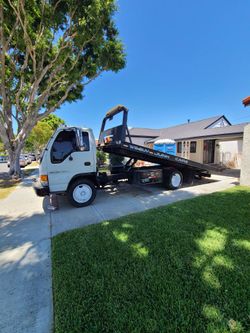 Flat bed Tow truck 1996 isuzu