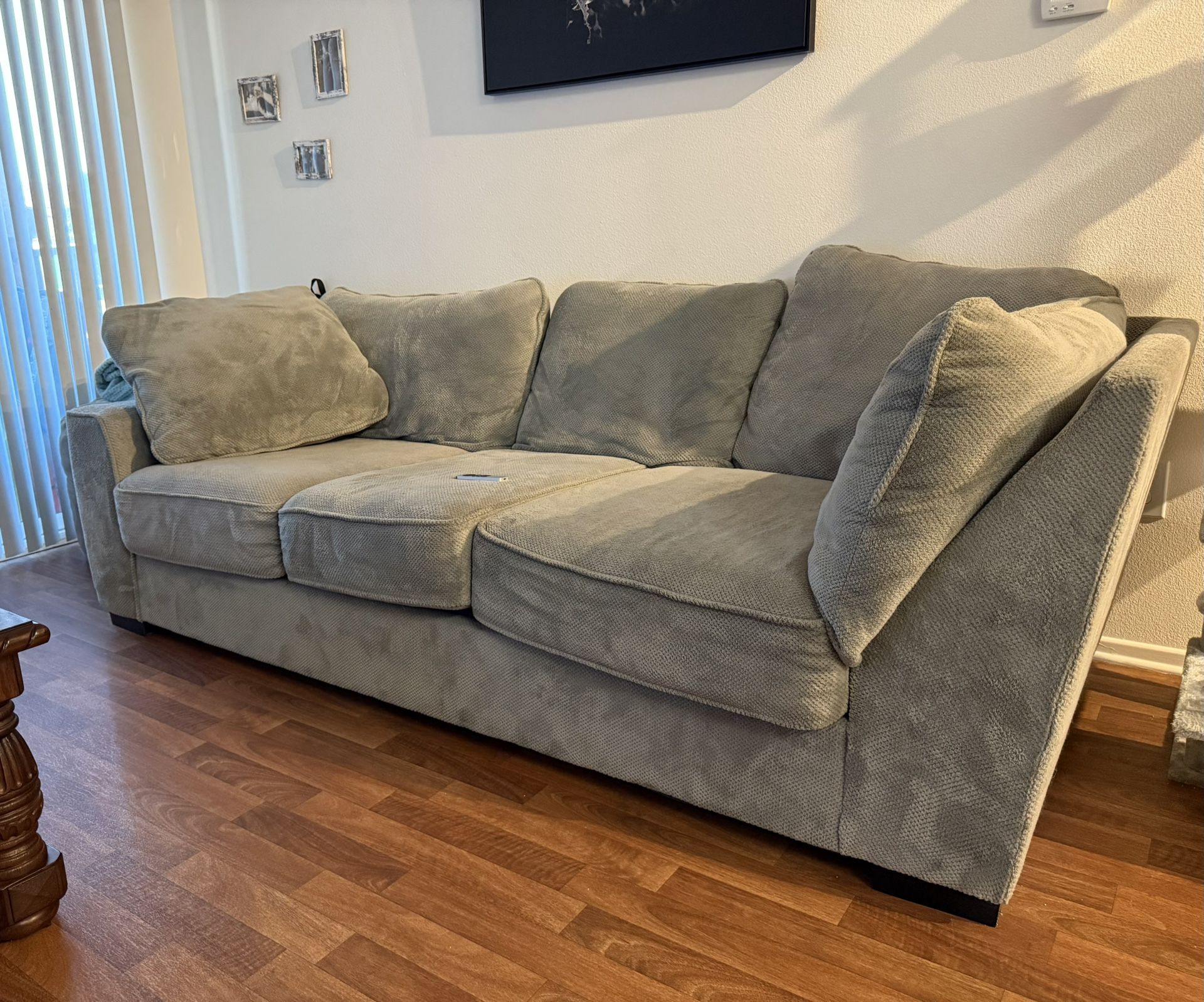 Couch - Grey 