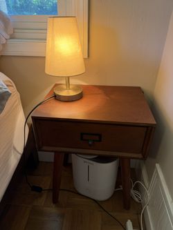 🪵 Mid-Century Wood Nightstands (Set of 2)