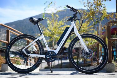E-bike Aventon Pace 350 Step Thru