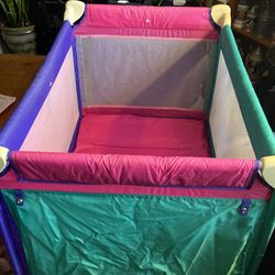 Play pen  price 25$ pick up    E   72  and   Grand view    E   Tacoma